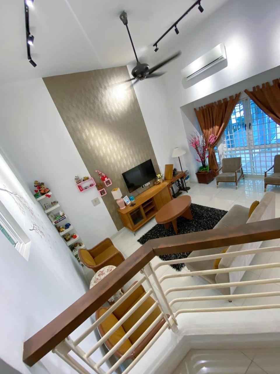 Nautilus Bay Home Inn Джорджтаун Экстерьер фото