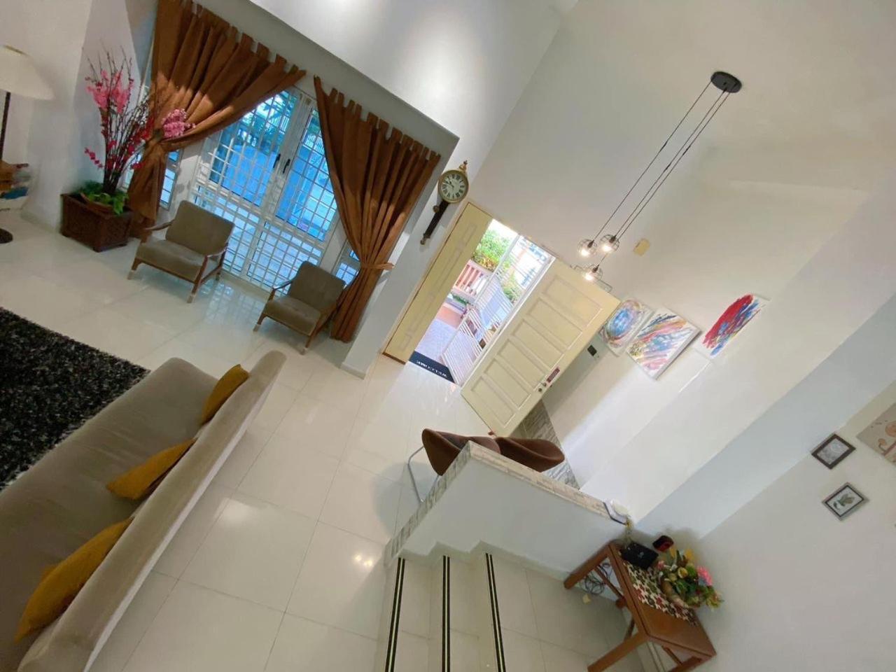Nautilus Bay Home Inn Джорджтаун Экстерьер фото